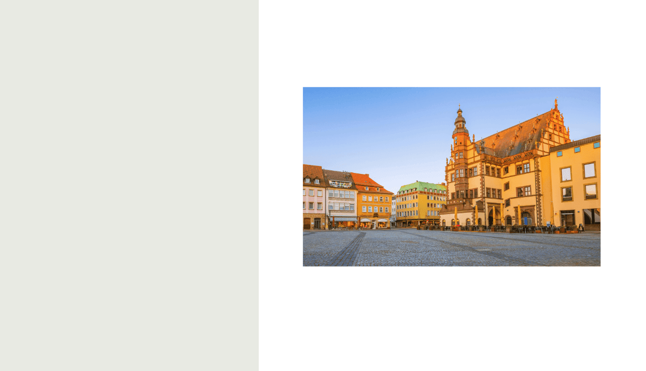 Ein Foto der Stadt Schweinfurt mit weißem Rahmen